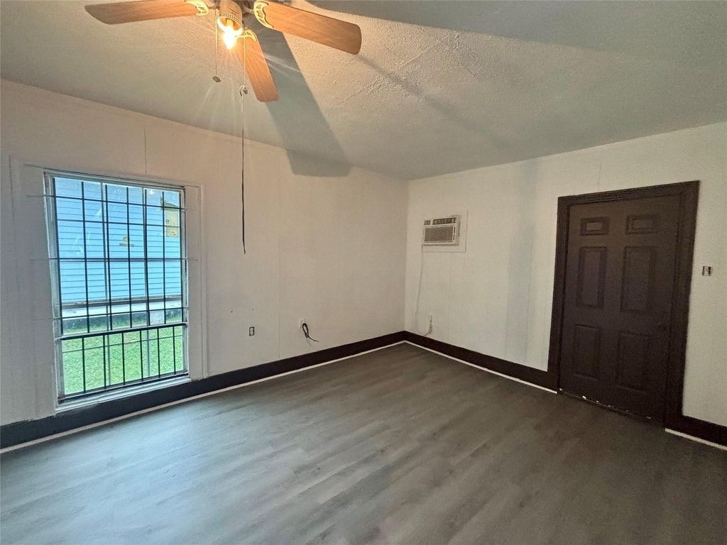 6814 Covington Drive - Photo 7