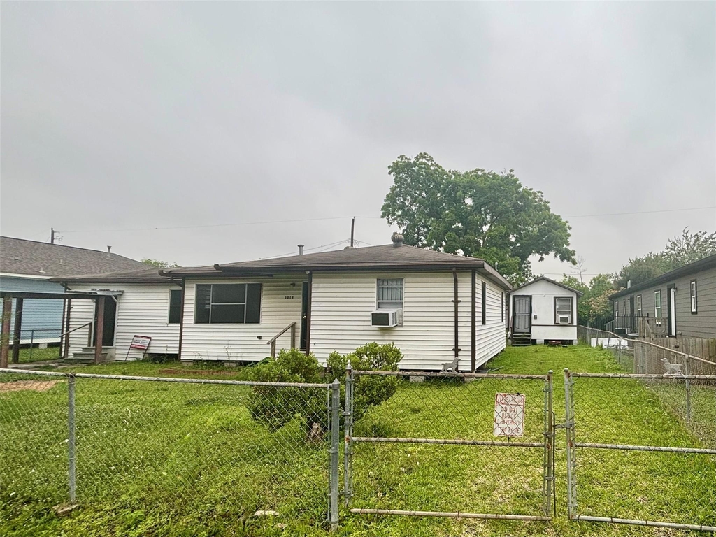 6814 Covington Drive - Photo 0
