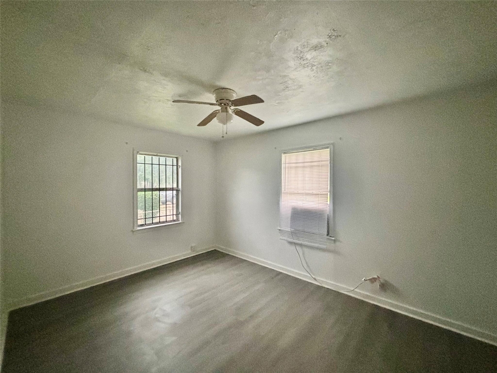 6814 Covington Drive - Photo 5