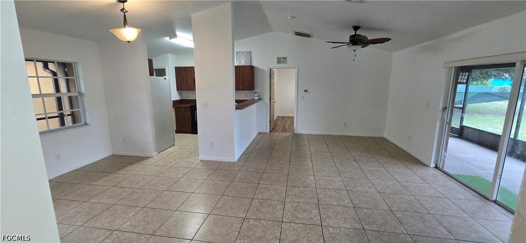 573 Bell Boulevard S - Photo 1