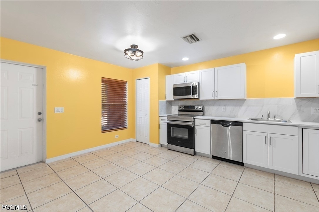 2405/2407 George Avenue S - Photo 2