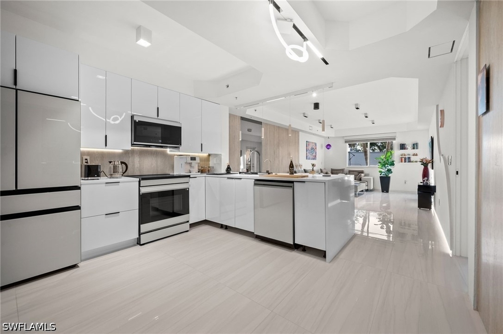 1100 Pine Ridge Road - Photo 10