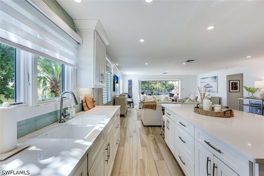 225 5th Avenue S - Photo 9