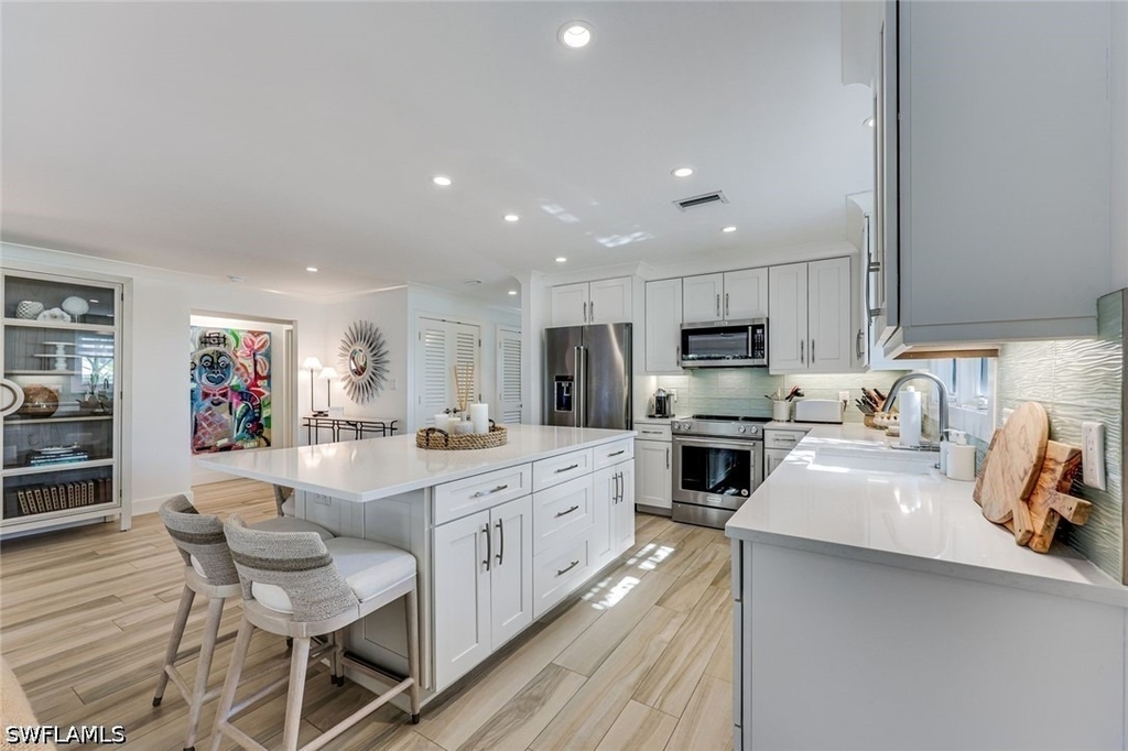 225 5th Avenue S - Photo 8