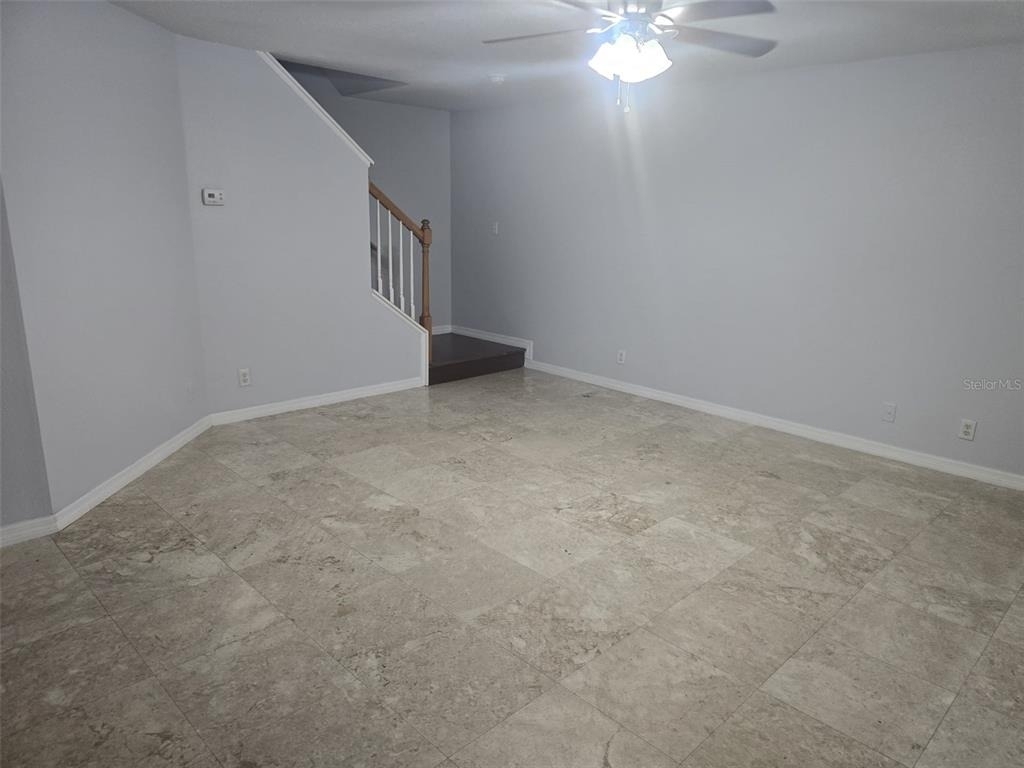 240 Hardcastle Place - Photo 4