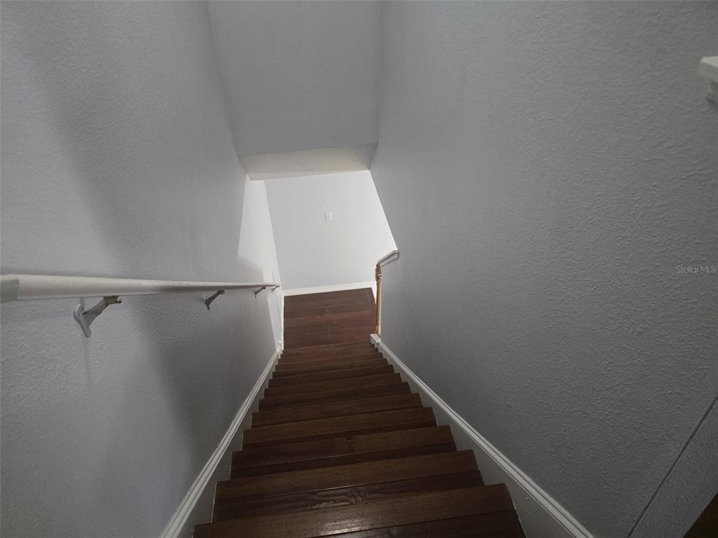 240 Hardcastle Place - Photo 2