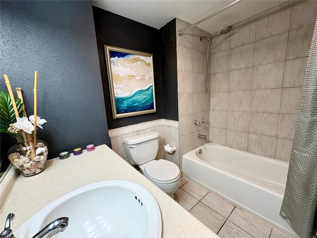 880 Mandalay Avenue - Photo 12