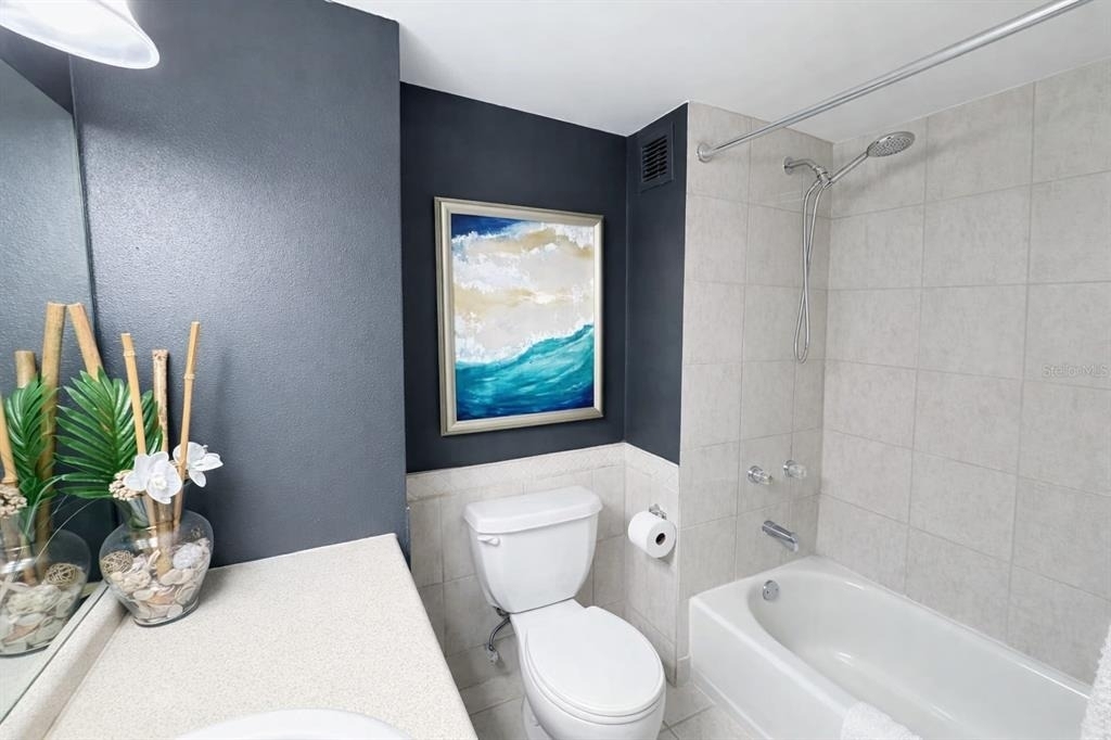 880 Mandalay Avenue - Photo 33