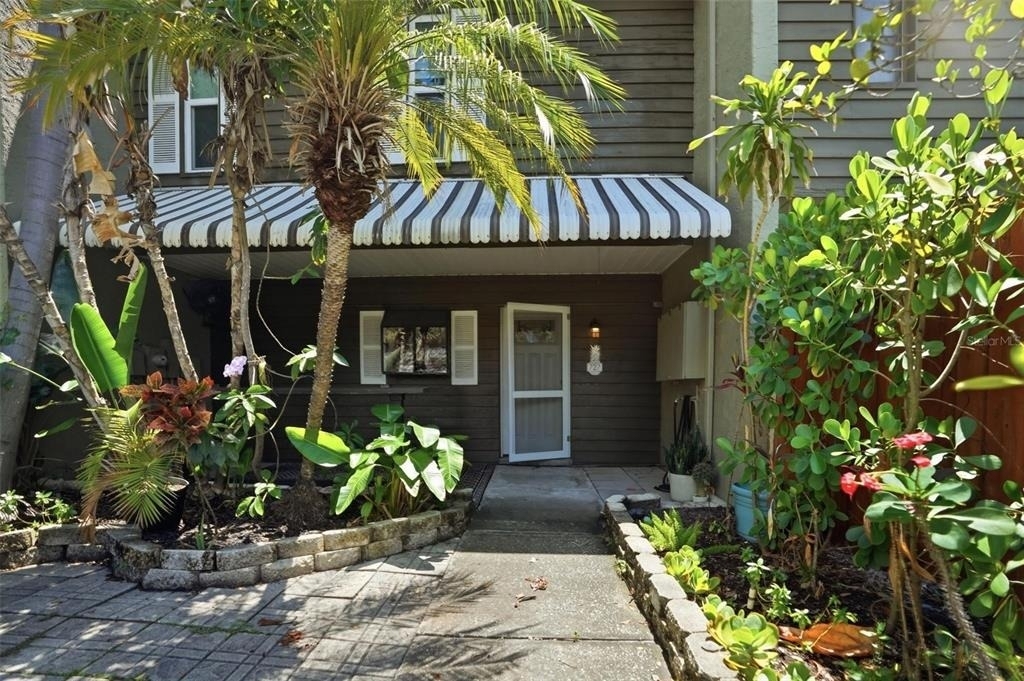 727 N Himes Avenue - Photo 1