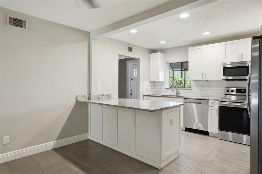 727 N Himes Avenue - Photo 10