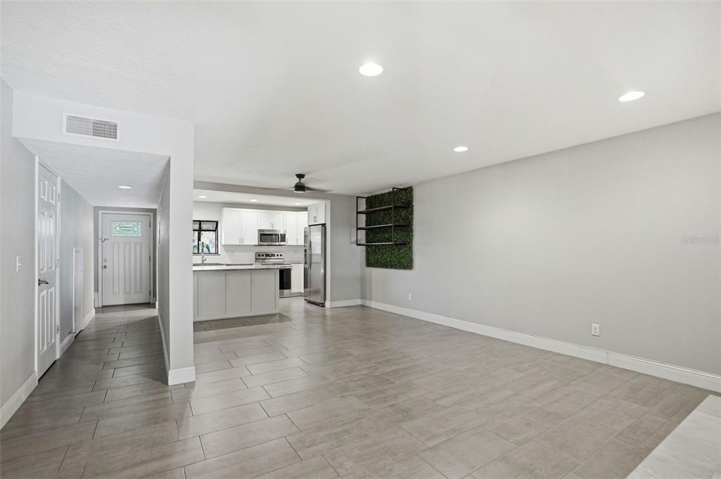 727 N Himes Avenue - Photo 9