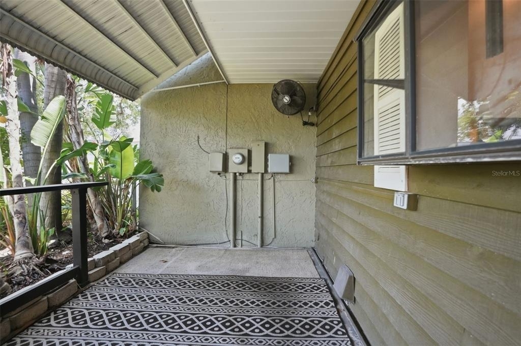 727 N Himes Avenue - Photo 2