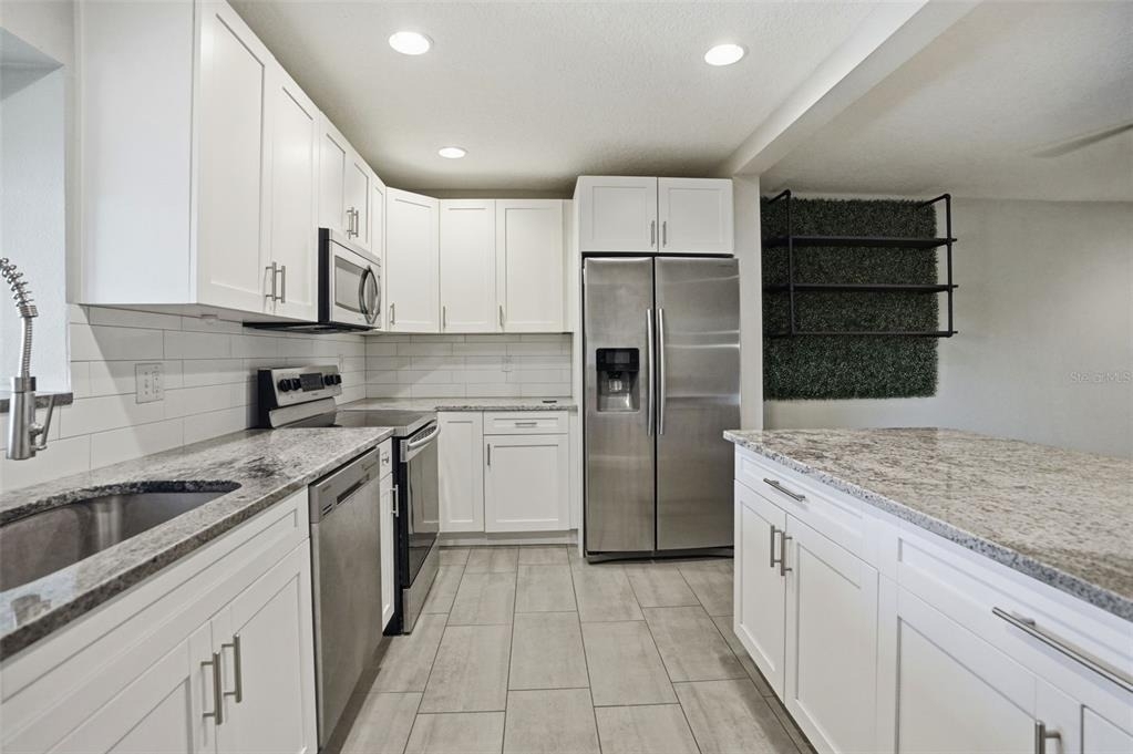 727 N Himes Avenue - Photo 16