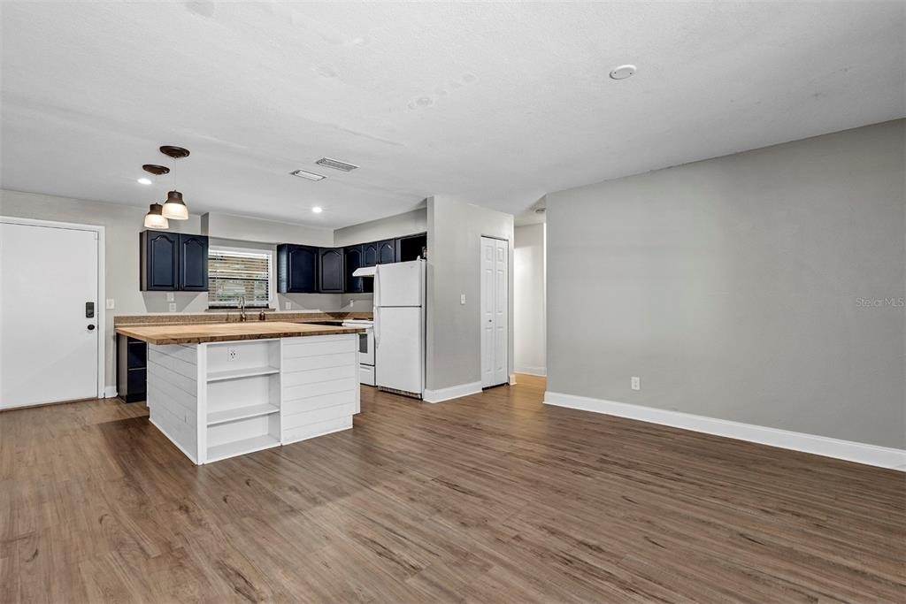 16 Eaton Street - Photo 2