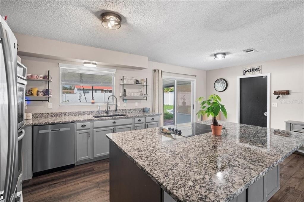 24 Sapphire Way - Photo 7