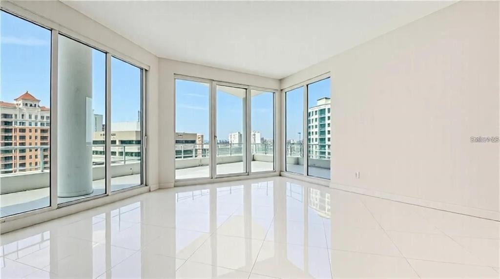 111 S Pineapple Avenue - Photo 6