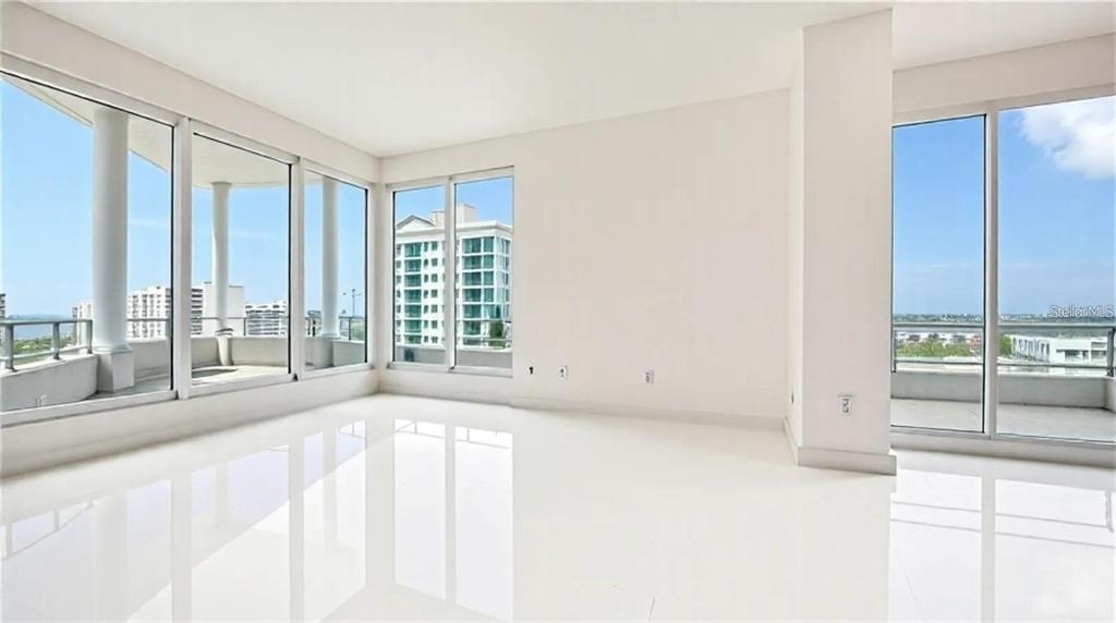 111 S Pineapple Avenue - Photo 9
