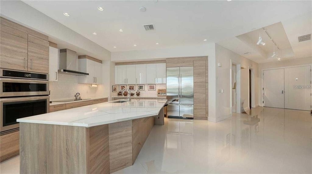 111 S Pineapple Avenue - Photo 14
