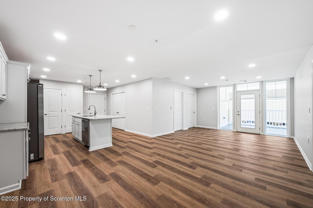 25-36 Zackery Way - Photo 13