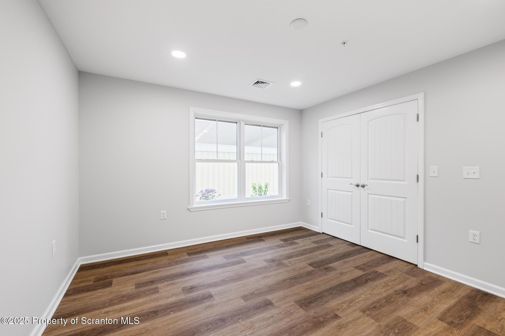25-36 Zackery Way - Photo 15