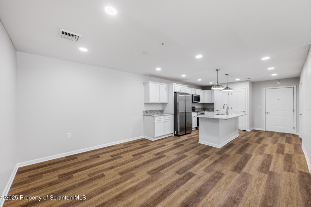 25-36 Zackery Way - Photo 6