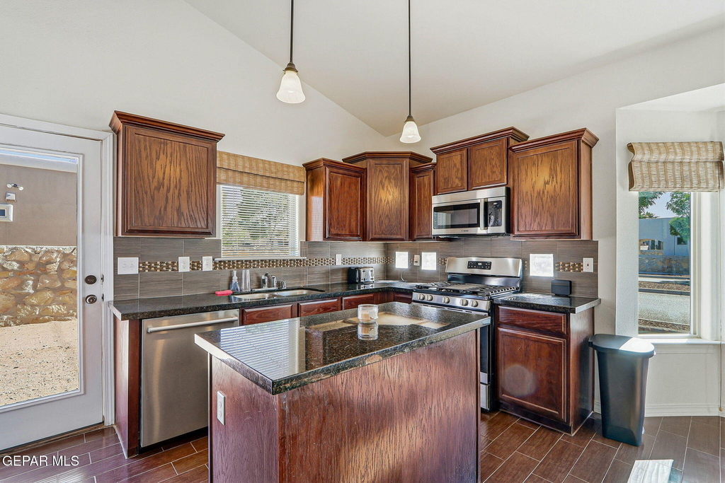 13470 Everingham Street - Photo 15