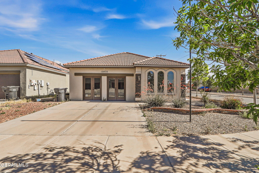 13470 Everingham Street - Photo 1