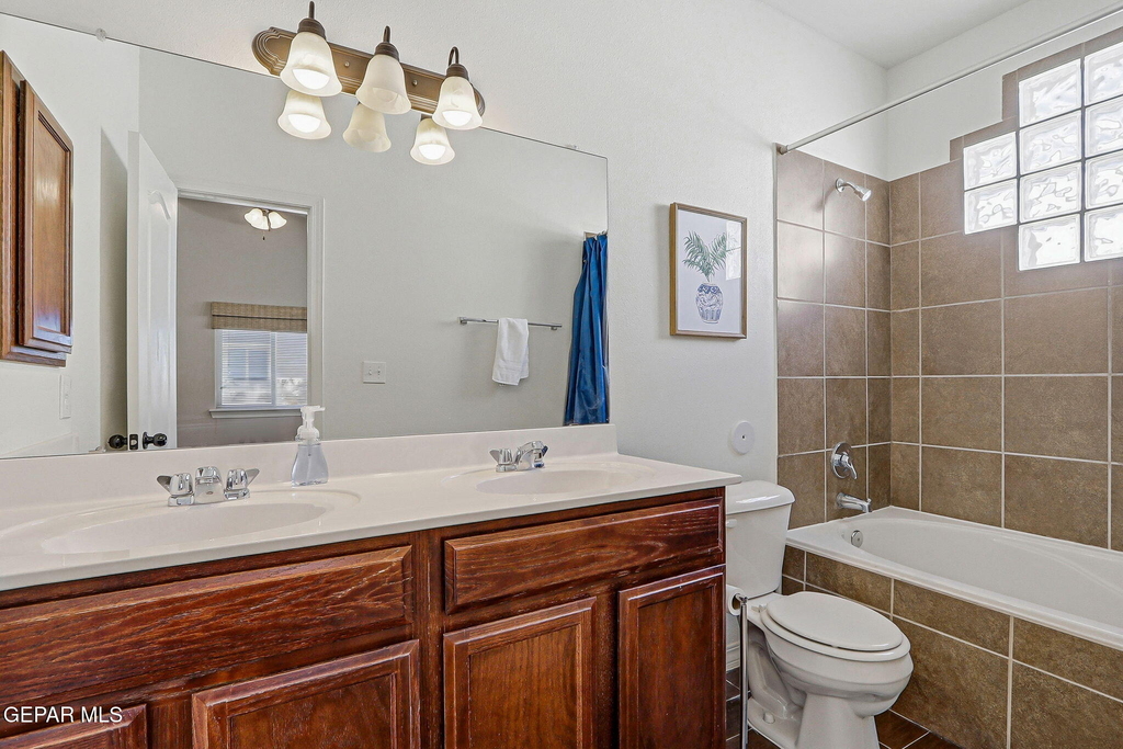 13470 Everingham Street - Photo 21
