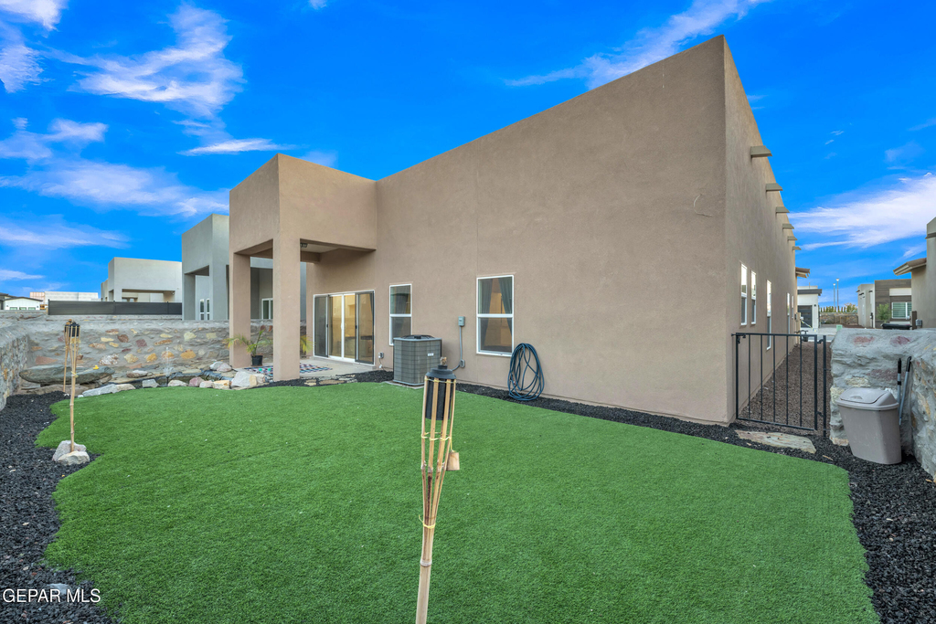 13257 Coldham Street - Photo 3