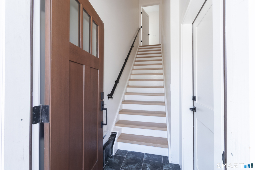 650 Main Street - Photo 6