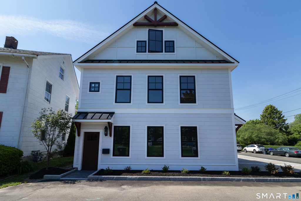 650 Main Street - Photo 2