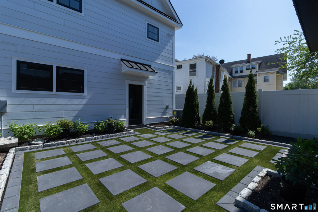 650 Main Street - Photo 5