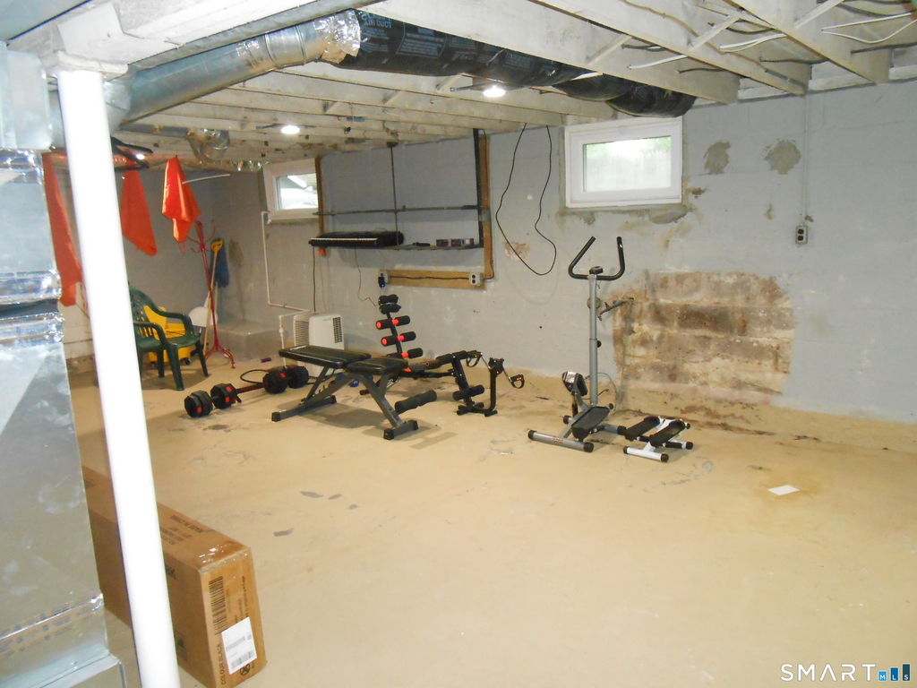 240 Derby Avenue - Photo 35