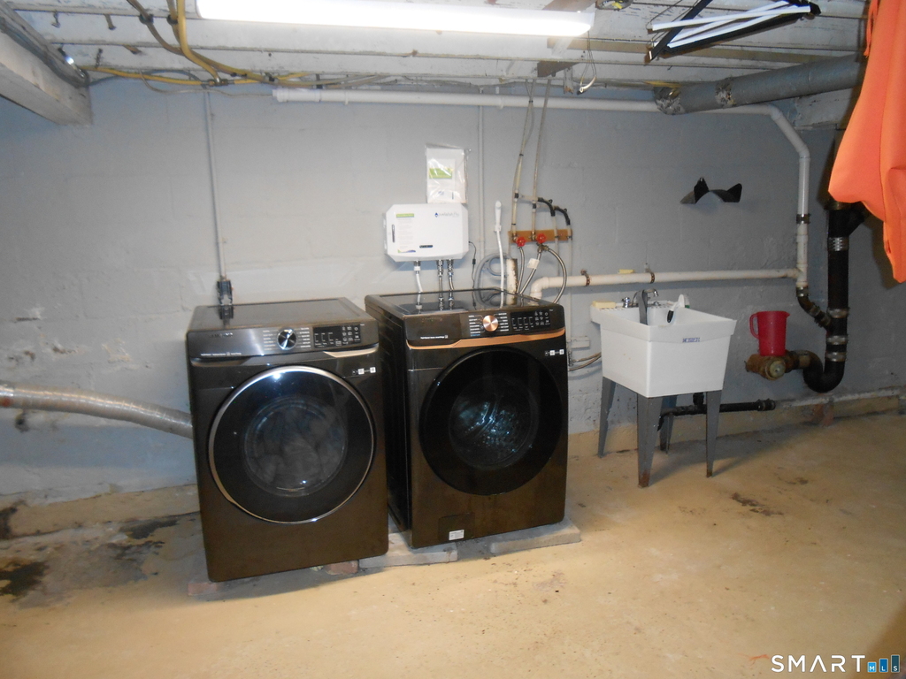 240 Derby Avenue - Photo 39