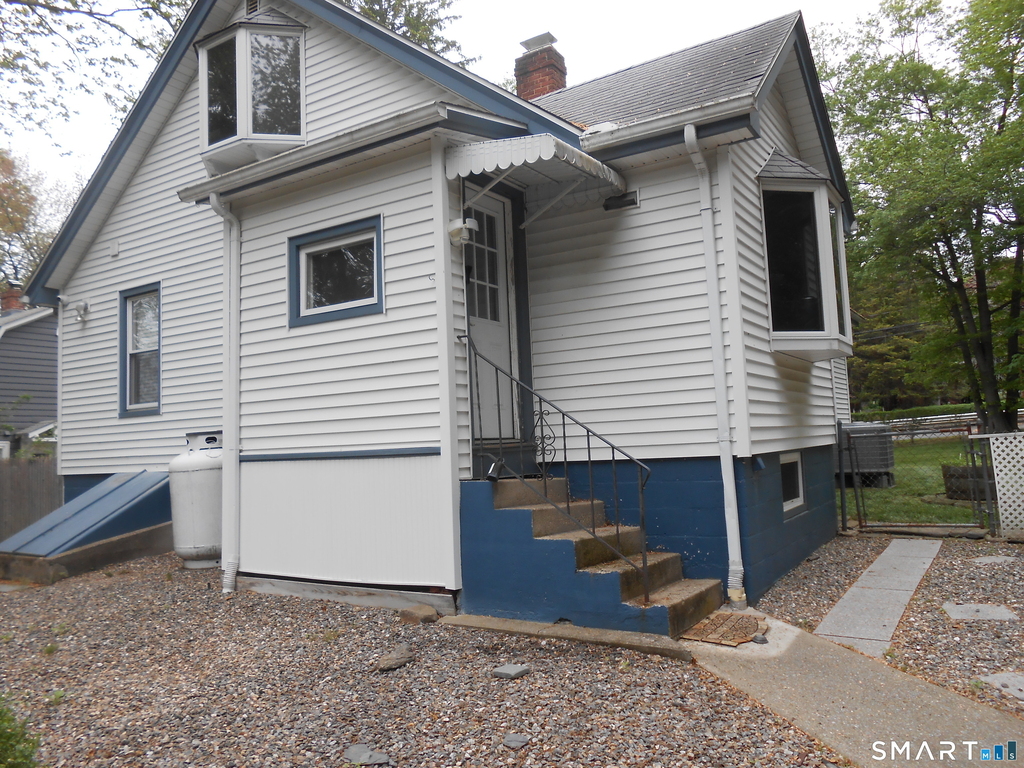 240 Derby Avenue - Photo 12