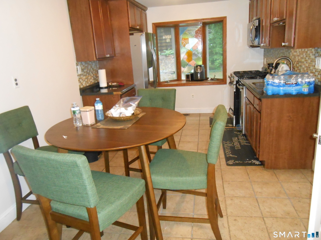 240 Derby Avenue - Photo 17