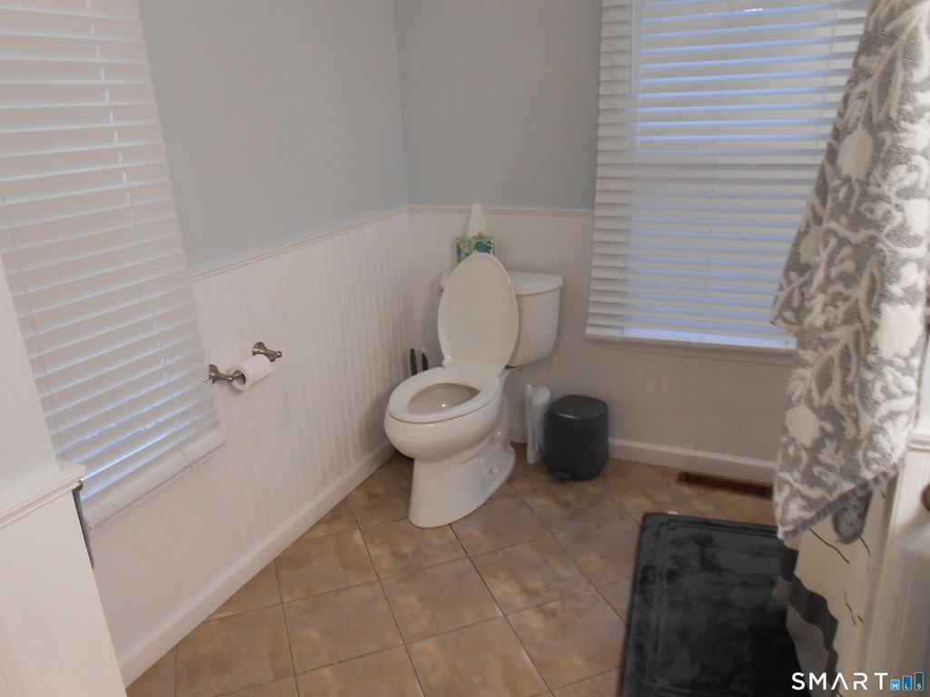 240 Derby Avenue - Photo 16