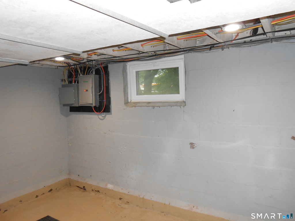 240 Derby Avenue - Photo 37