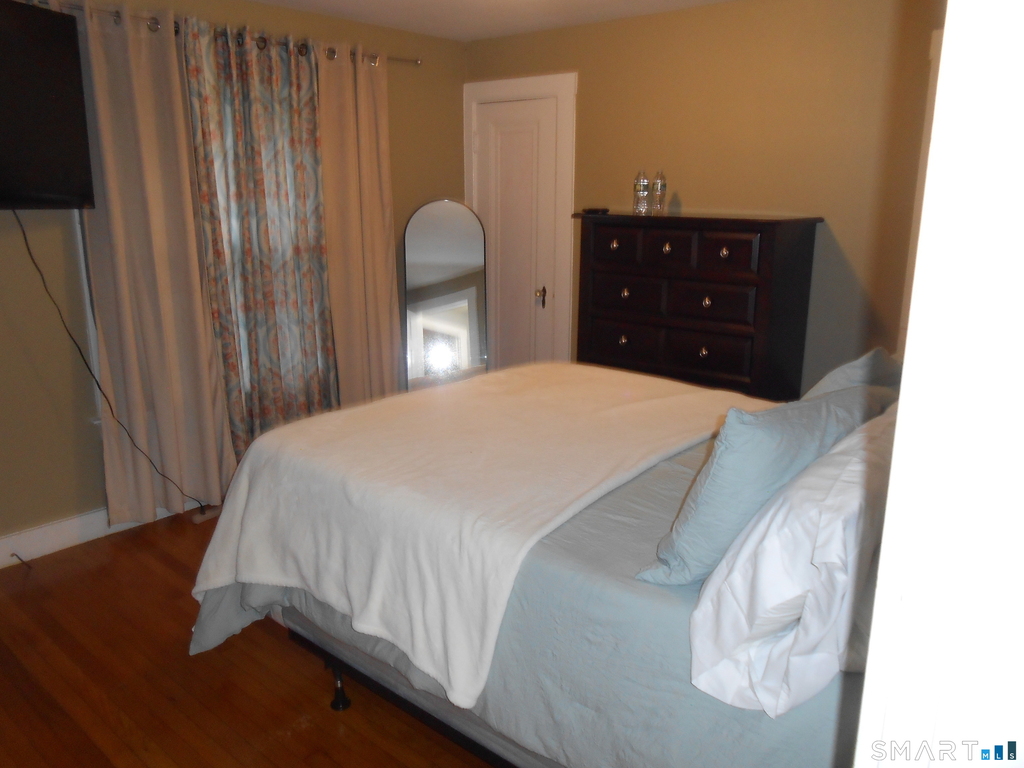 240 Derby Avenue - Photo 19