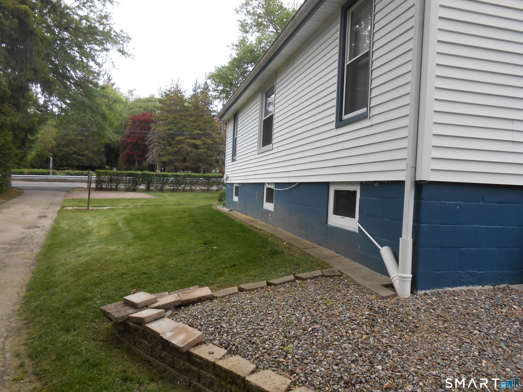 240 Derby Avenue - Photo 7