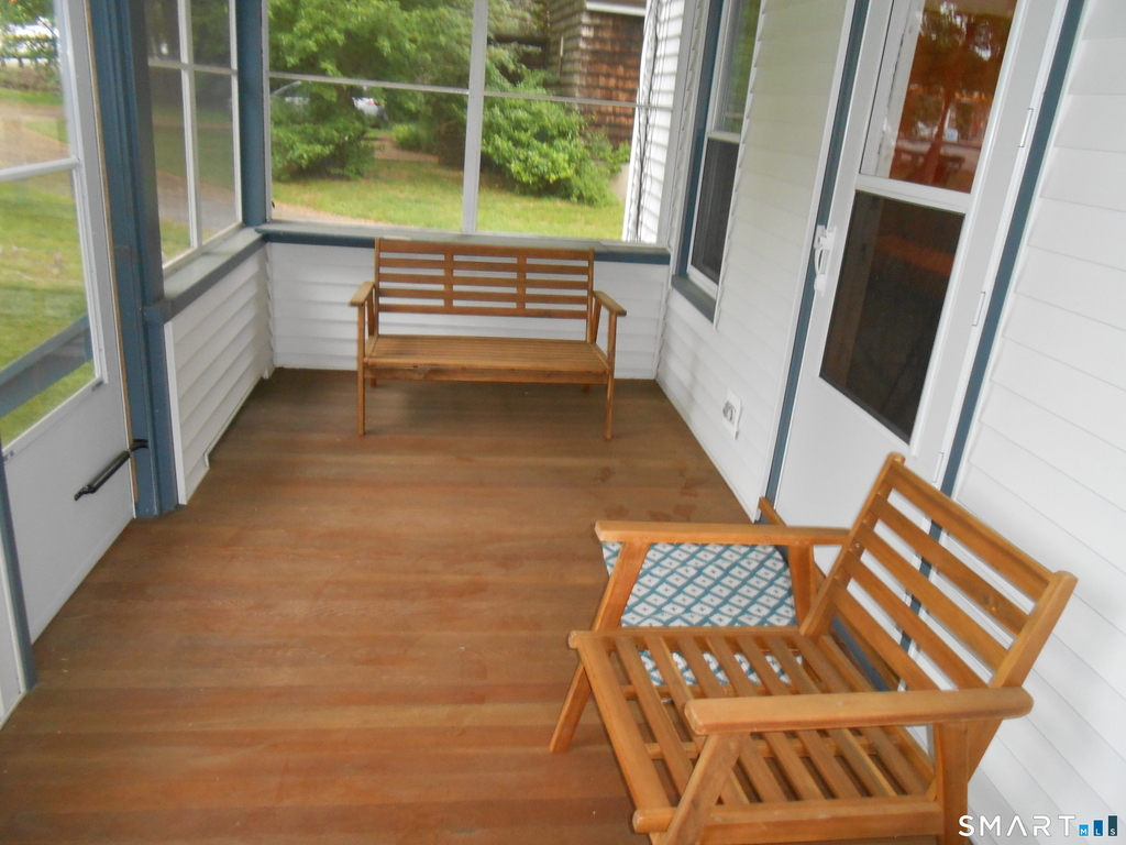 240 Derby Avenue - Photo 27