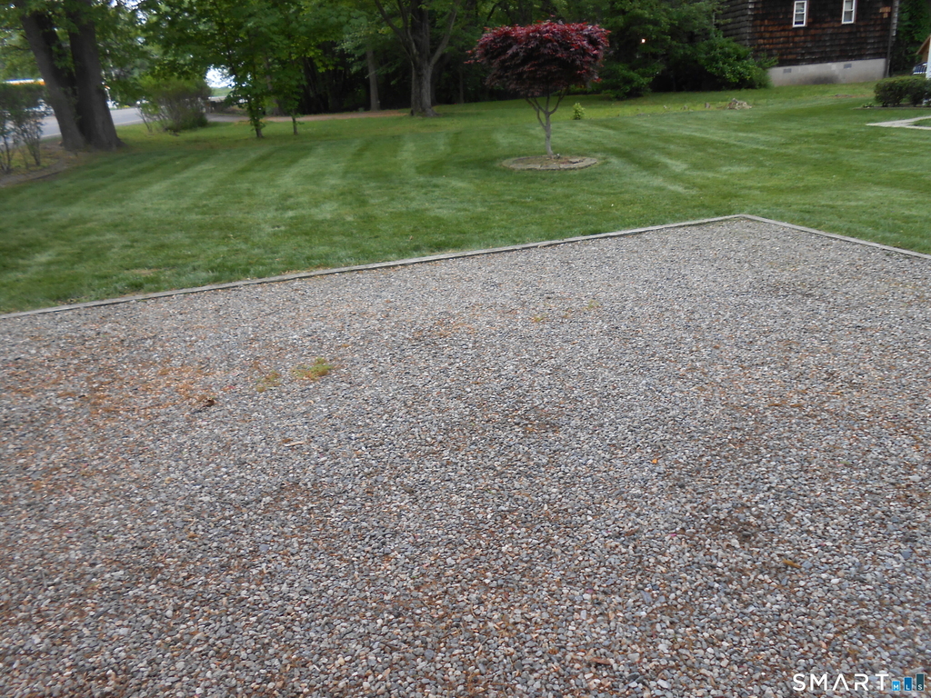 240 Derby Avenue - Photo 3