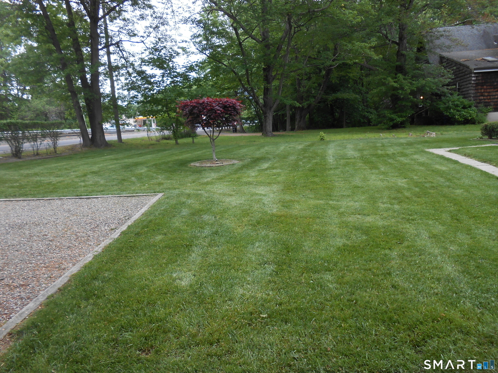 240 Derby Avenue - Photo 6