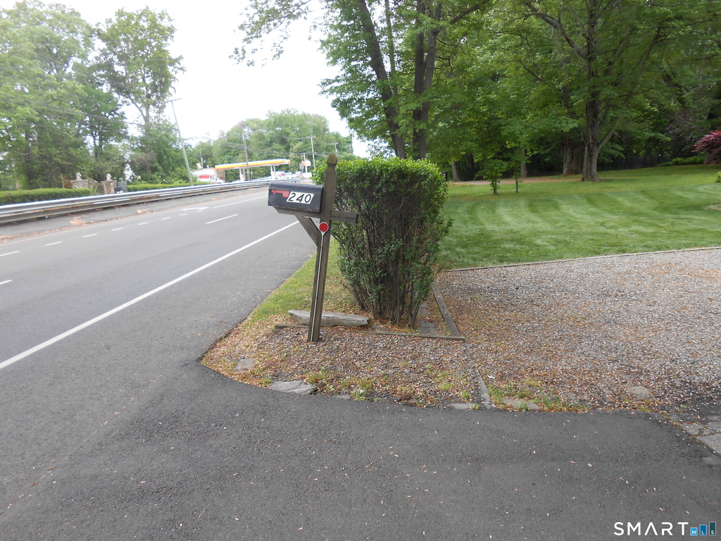 240 Derby Avenue - Photo 0