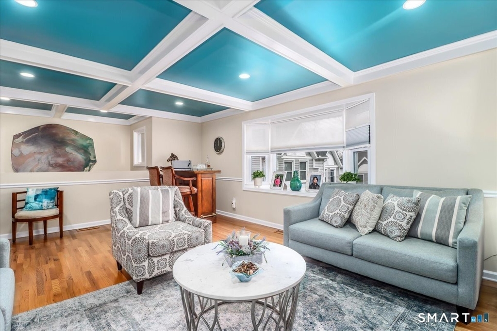 2445 Park Avenue - Photo 3