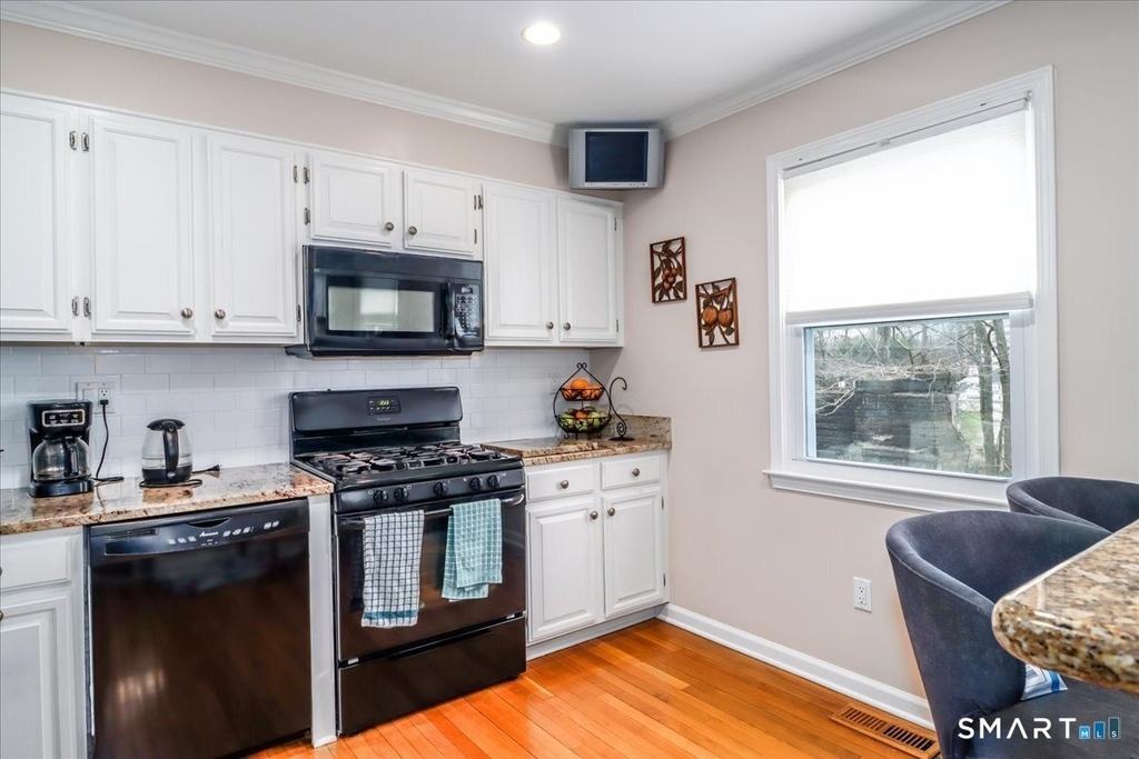 2445 Park Avenue - Photo 7