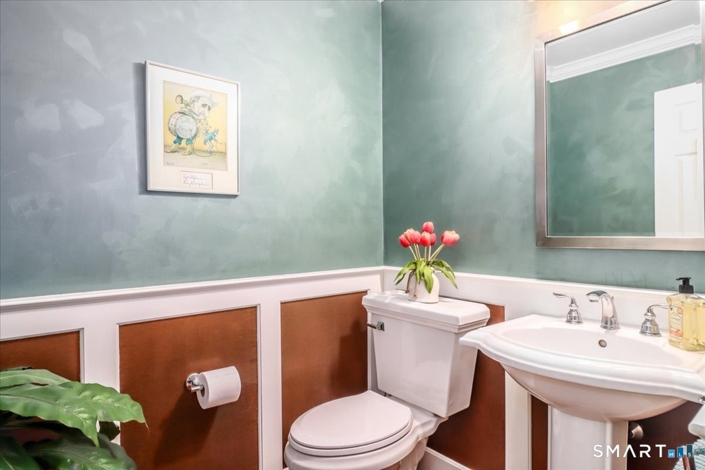 2445 Park Avenue - Photo 18