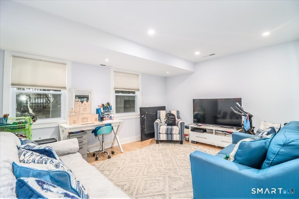 2445 Park Avenue - Photo 24