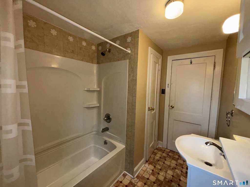 127 Booth Street - Photo 8