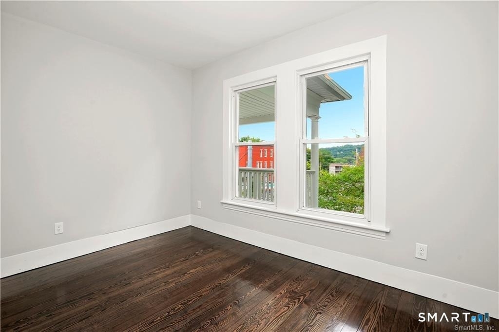 174 Coram Avenue - Photo 8